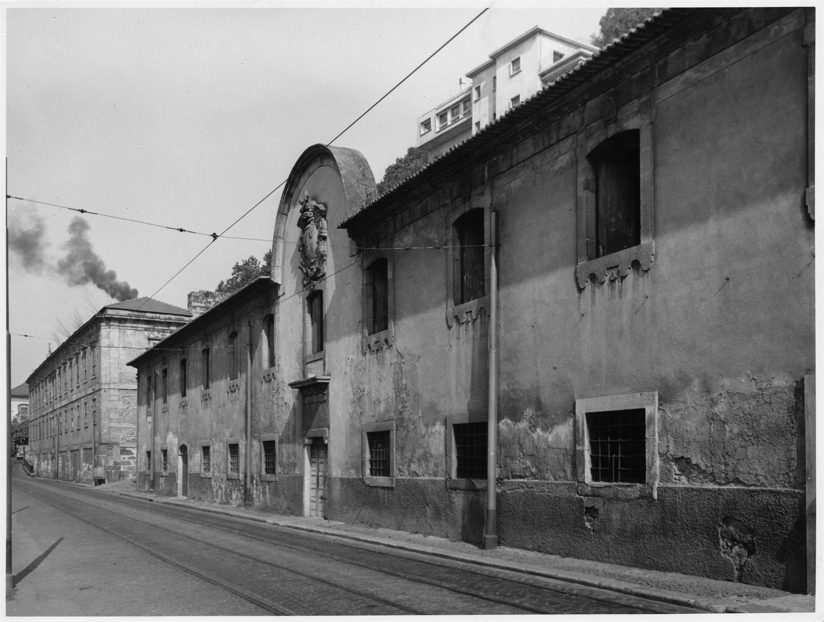 Casas do Porto : século XIV ao XIX : rua de Monchique : antigo Convento : século XVIII