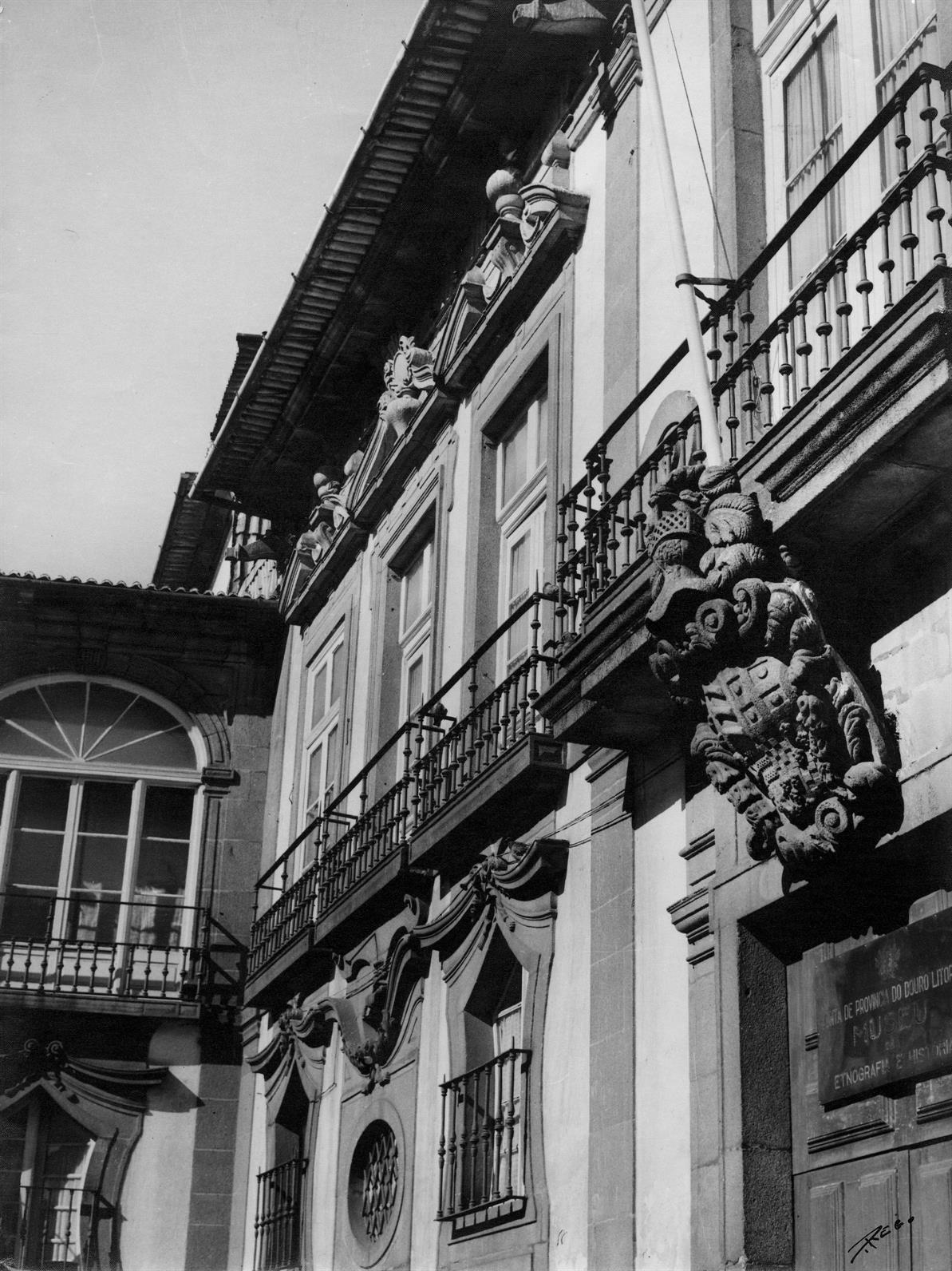 Casas do Porto : século XIV ao XIX : largo de São João Novo : Museu de Etnografia e História : século XVIII