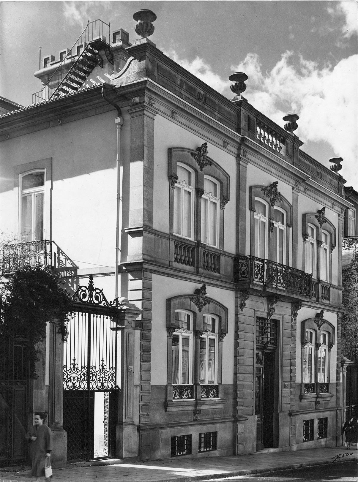 Casas do Porto : século XIV ao XIX : rua de Álvares Cabral, 384 : século XIX