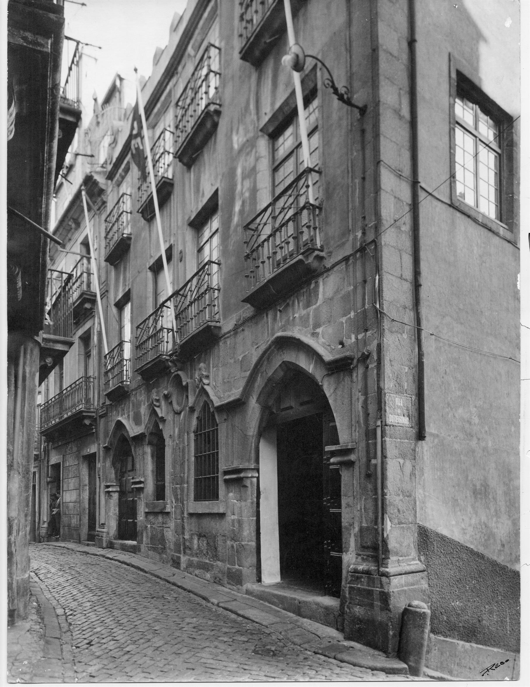 Casas do Porto : século XIV ao XIX : rua da Reboleira, 55 : século XV