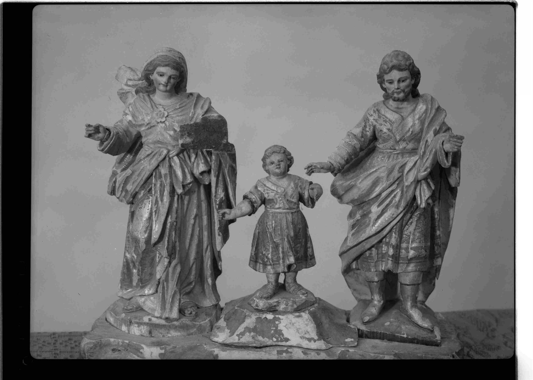 Cristo na Arte : algumas esculturas do séc. XII ao XIX existentes no Porto : Sagrada Família : madeira