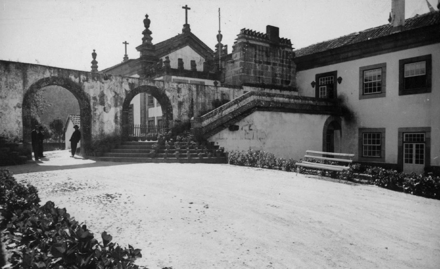 Soalhães : concelho do Marco de Canaveses : aspecto lateral da Casa da Quintã