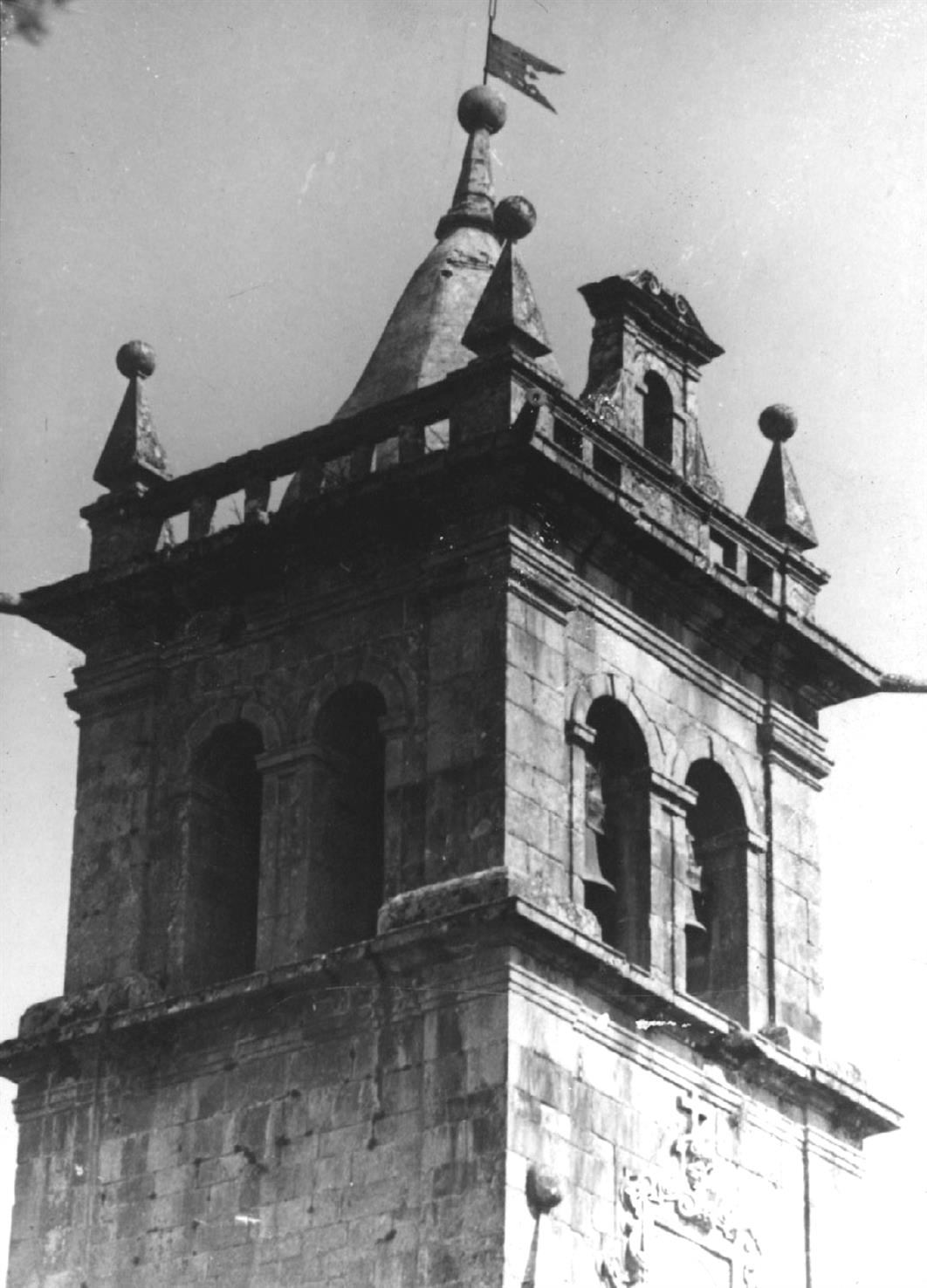 Landim : concelho de Vila Nova de Famalicão : torre da Igreja Matriz
