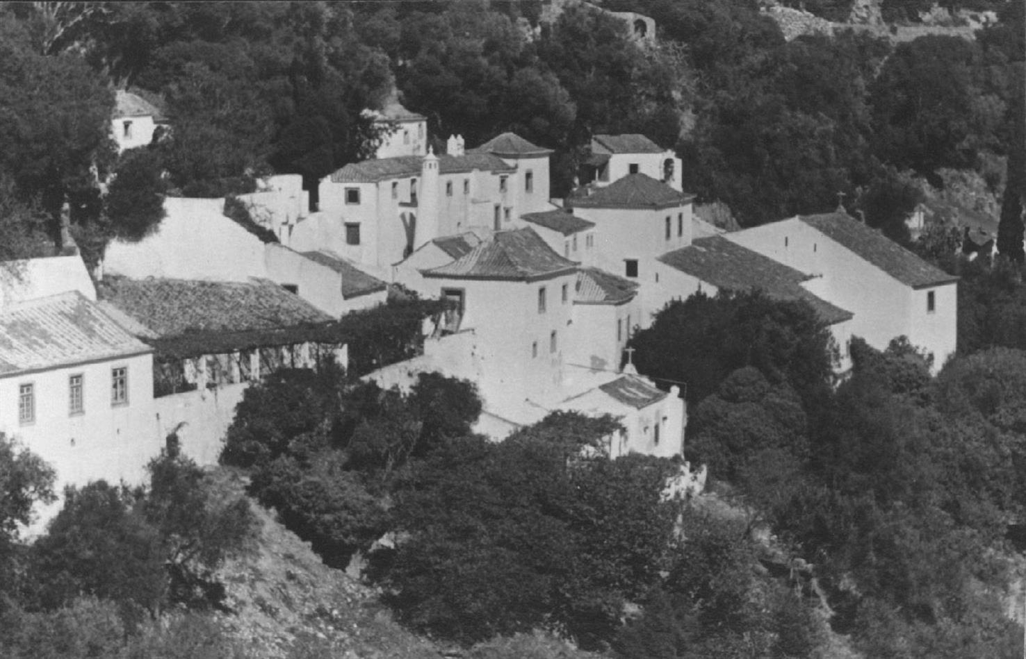 Serra da Arrábida : concelho de Setúbal : vista geral do Convento Novo