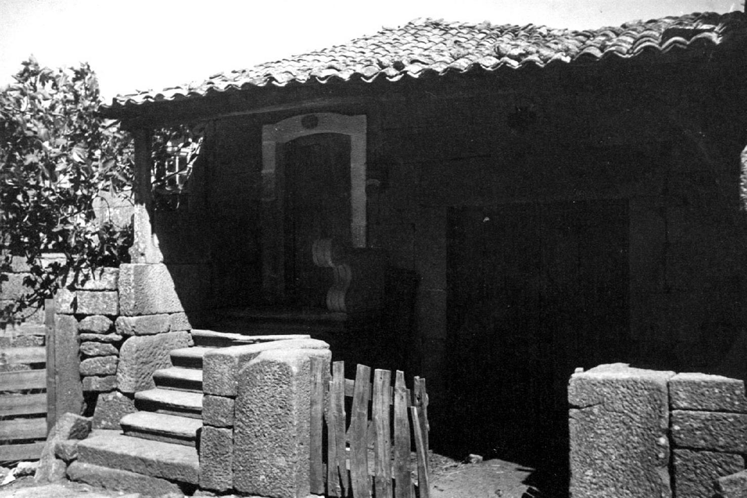 Telões : concelho de Vila Pouca de Aguiar : pormenor de uma casa em Zimão