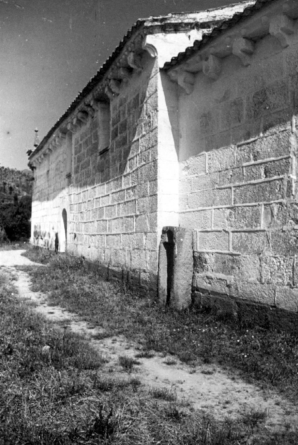 Vila Marim : concelho de Vila Real : fachada sul da igreja matriz