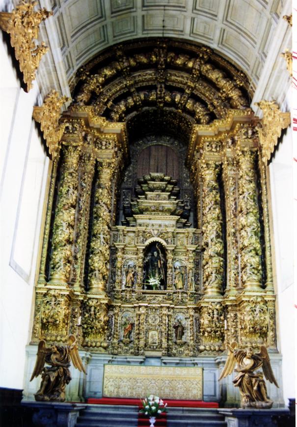 Nicolau Nasoni : um artista italiano no Porto : altar-mor da Igreja de São Bento da Vitória