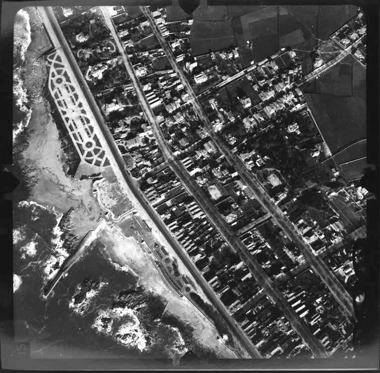[Fotografia aérea da cidade do Porto : 1939-1940 : fiada 3, n.º 977]
