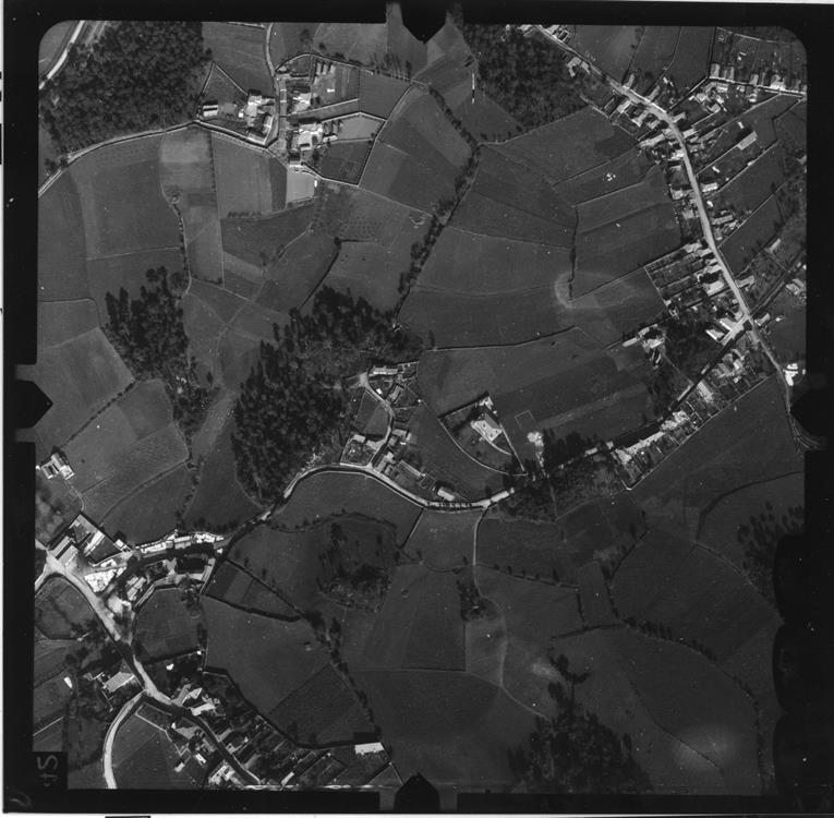 [Fotografia aérea da cidade do Porto : 1939-1940 : fiada 6, n.º 047]