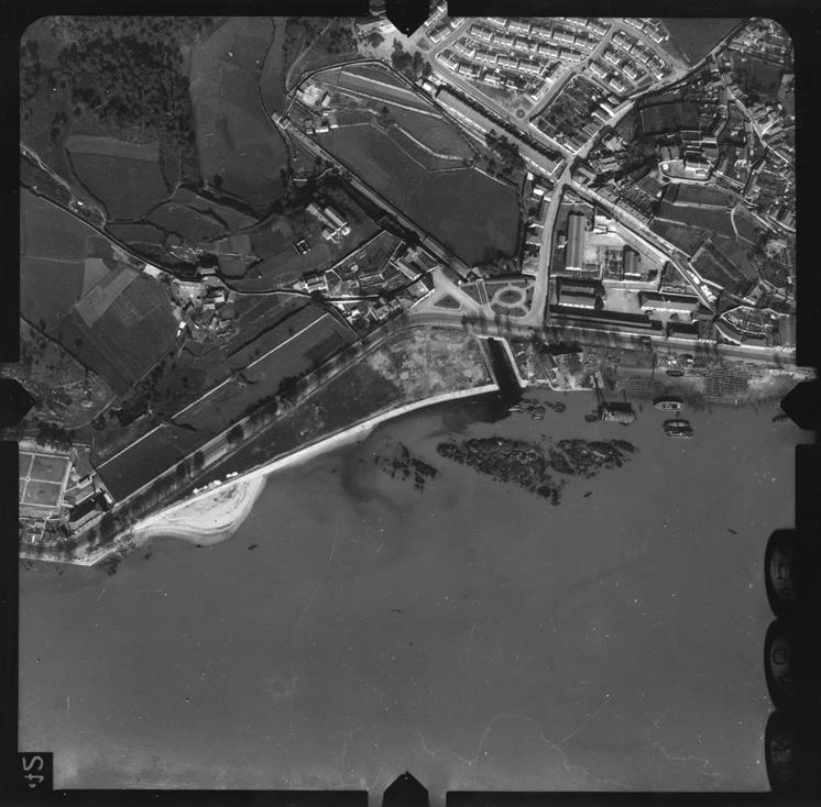 [Fotografia aérea da cidade do Porto : 1939-1940 : fiada 9, n.º 103]