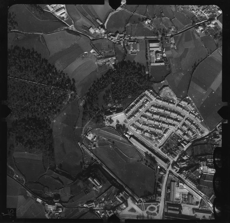[Fotografia aérea da cidade do Porto : 1939-1940 : fiada 9, n.º 105]