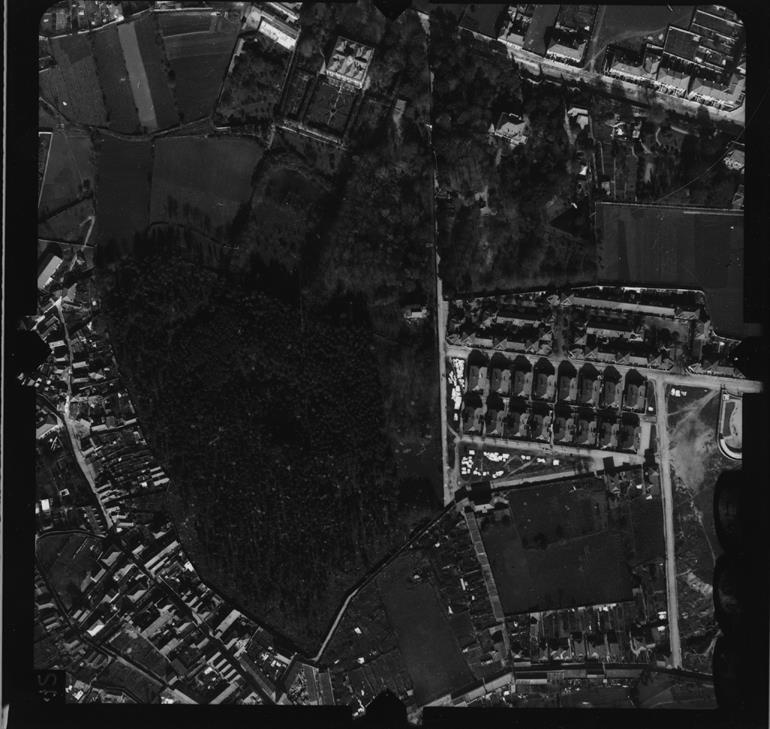 [Fotografia aérea da cidade do Porto : 1939-1940 : fiada 12, n.º 181]