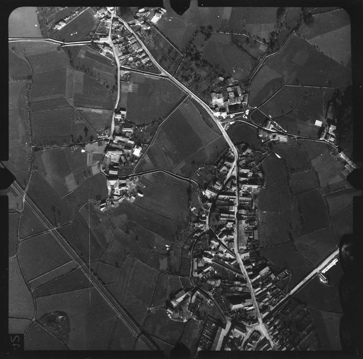 [Fotografia aérea da cidade do Porto : 1939-1940 : fiada 12, n.º 195]