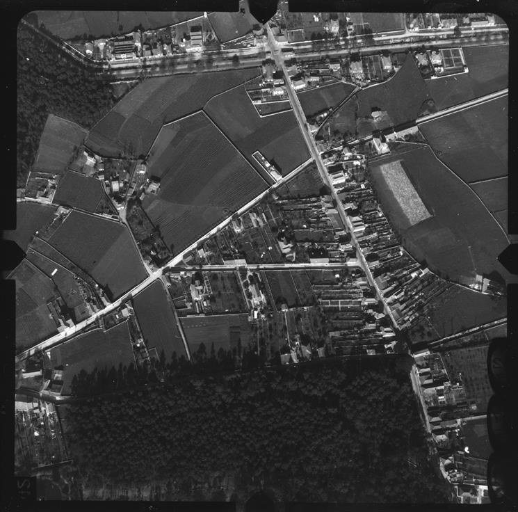 [Fotografia aérea da cidade do Porto : 1939-1940 : fiada 15, n.º 275]