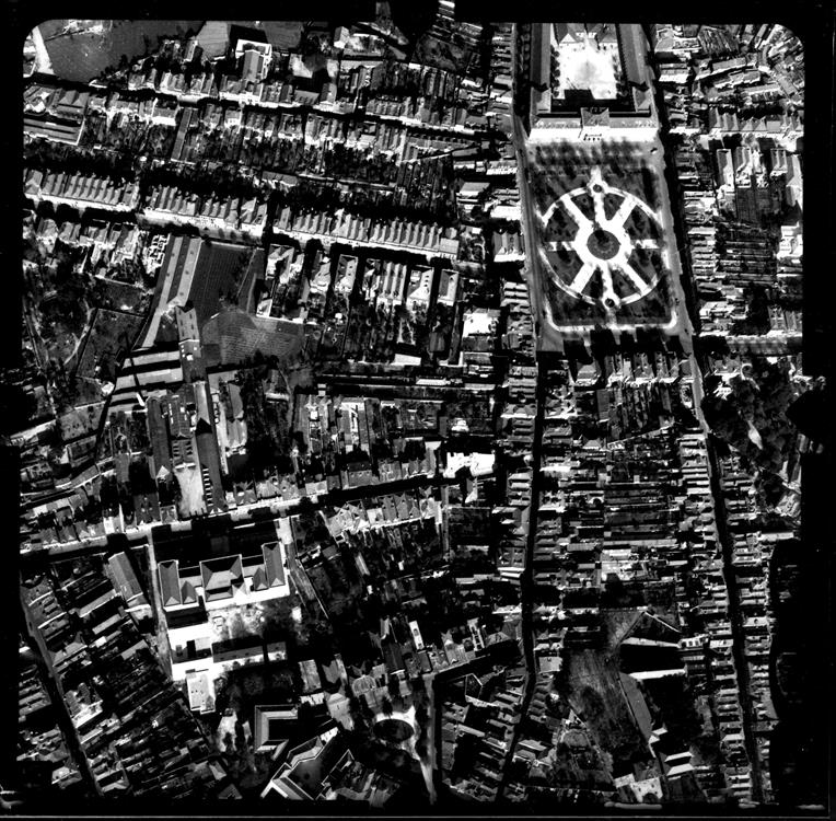 [Fotografia aérea da cidade do Porto : 1939-1940 : fiada 18, n.º 353]