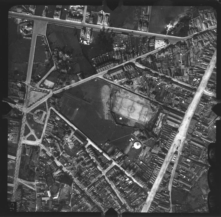 [Fotografia aérea da cidade do Porto : 1939-1940 : fiada 23, n.º 195]