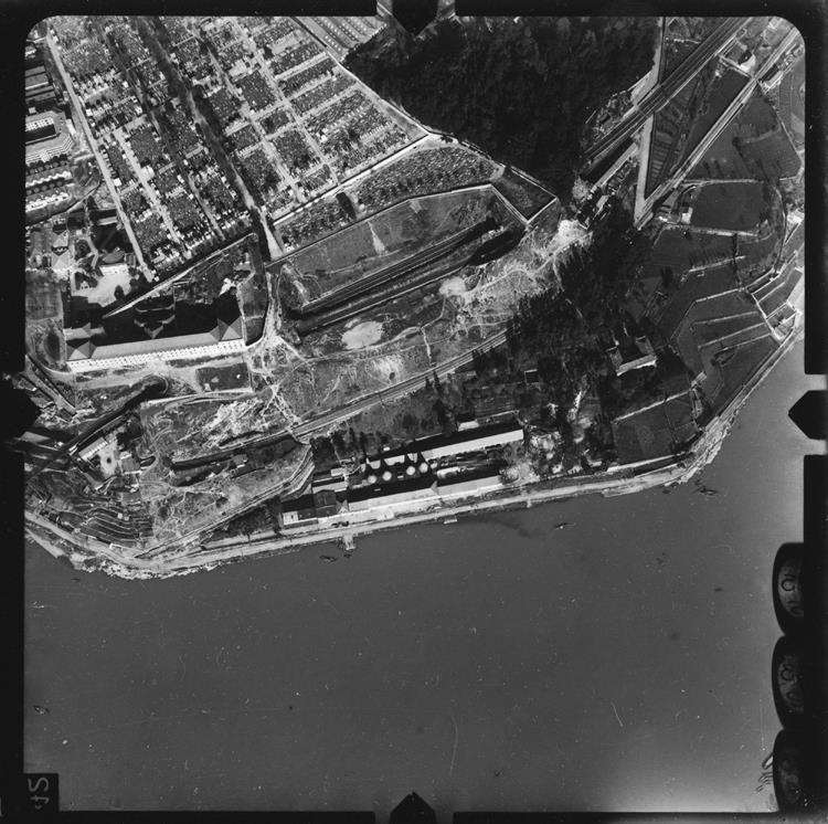 [Fotografia aérea da cidade do Porto : 1939-1940 : fiada 23A, n.º 534]