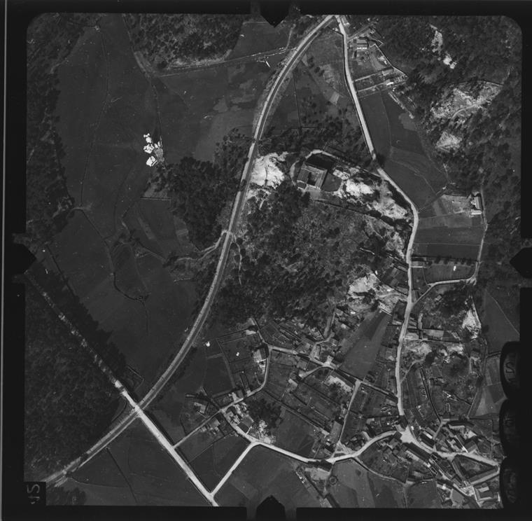 [Fotografia aérea da cidade do Porto : 1939-1940 : fiada 24, n.º 252]