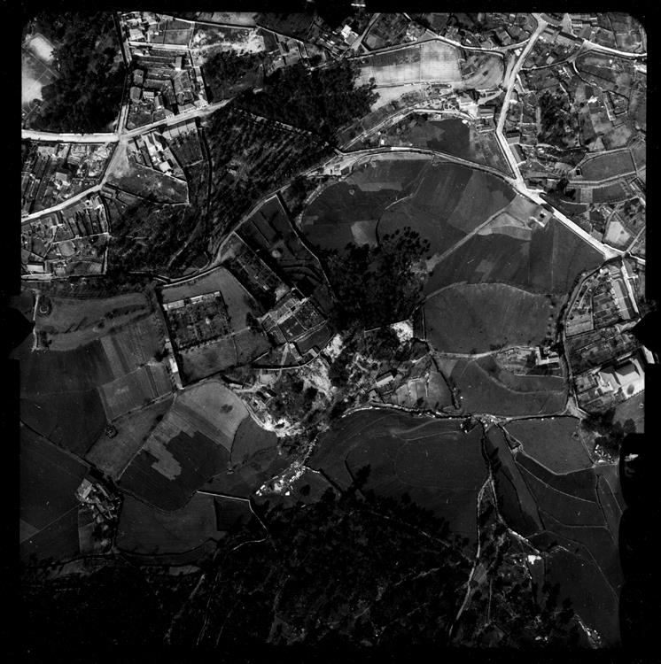 [Fotografia aérea da cidade do Porto : 1939-1940 : fiada 25, n.º 264]