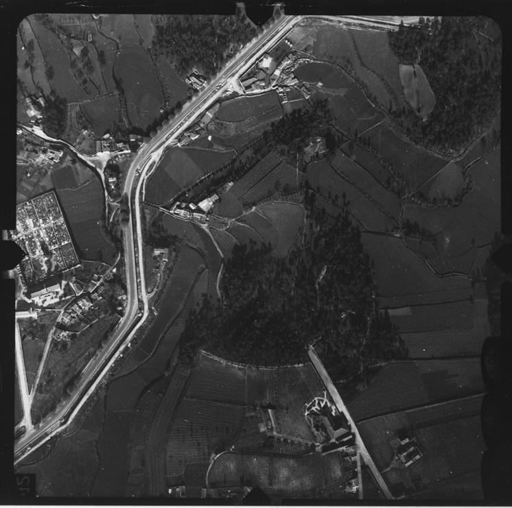 [Fotografia aérea da cidade do Porto : 1939-1940 : fiada 28, n.º 692]