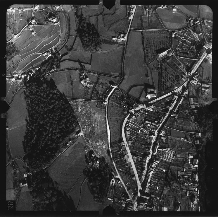 [Fotografia aérea da cidade do Porto : 1939-1940 : fiada 30, n.º 532]