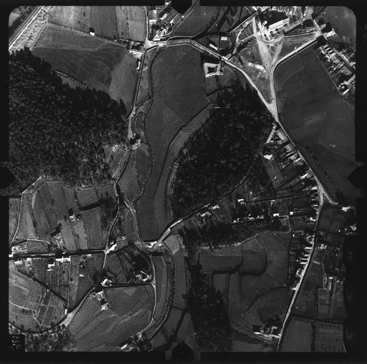 [Fotografia aérea da cidade do Porto : 1939-1940 : fiada 30, n.º 534]