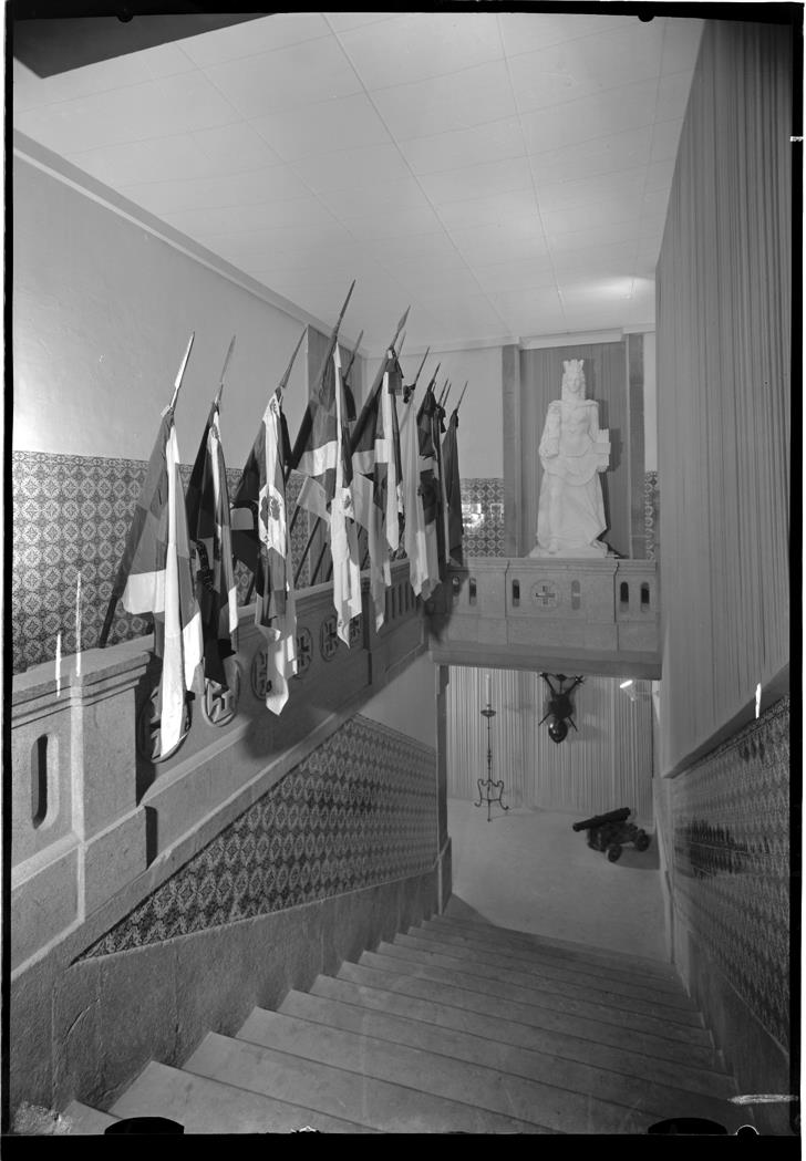 Exposição Histórico-Militar : aspeto da escadaria do Quartel de Santo Ovídio