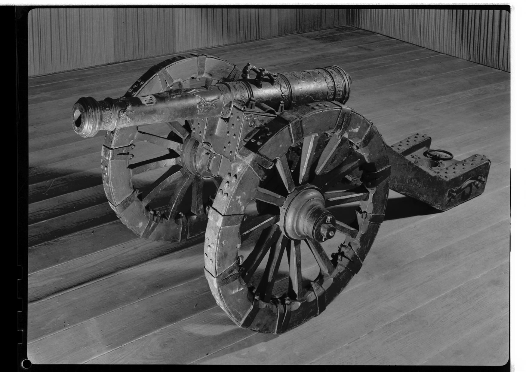 Exposição Histórico-Militar : Peça de artilharia espanhola : séc. XVII