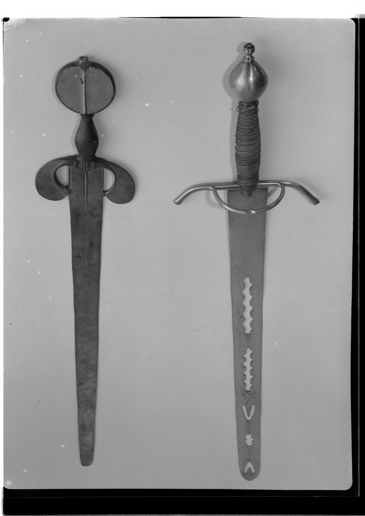 Exposição Histórico-Militar : a espada chamada de D. Nuno Álvares Pereira : séc. XV