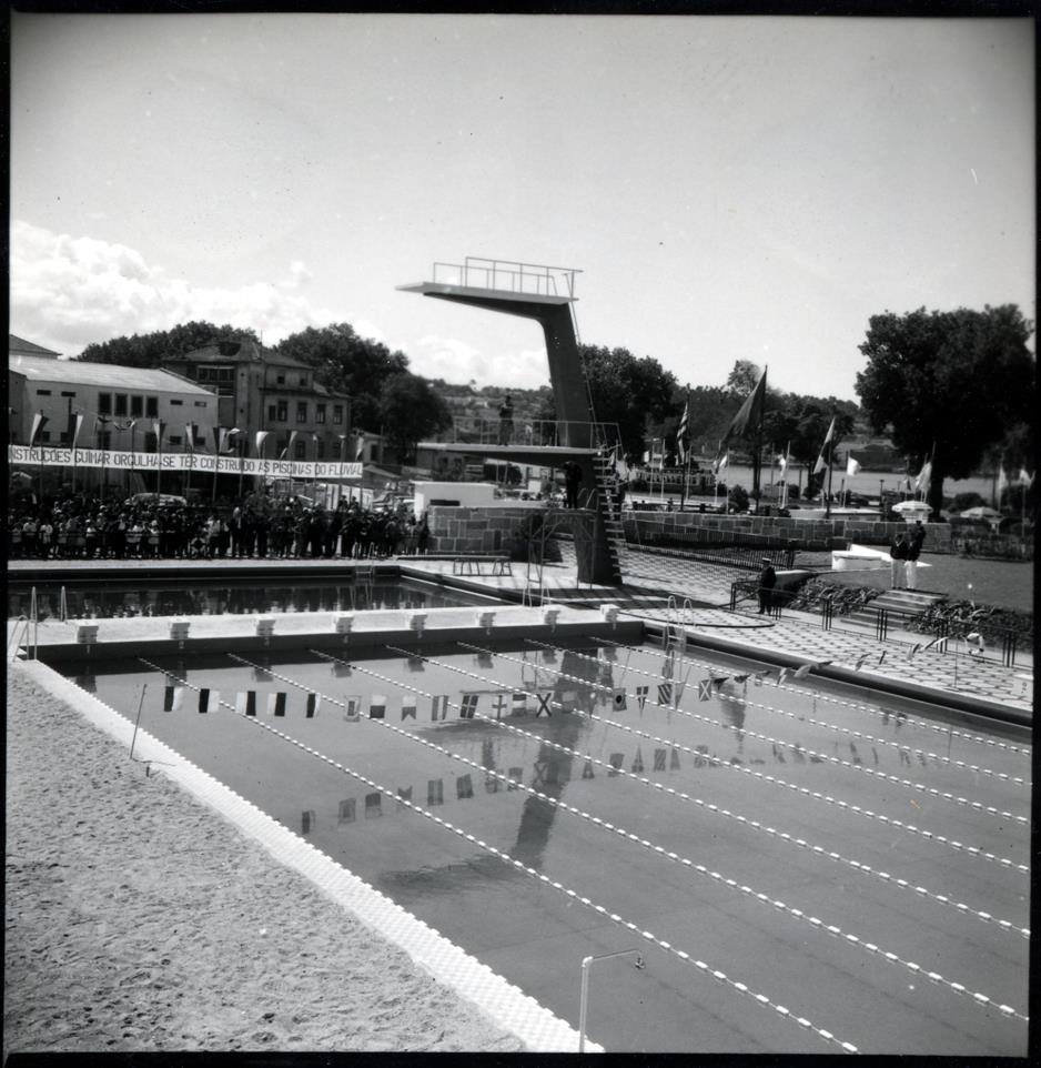 Visita ao Porto do Senhor Presidente da República : inauguração das piscinas do Fluvial