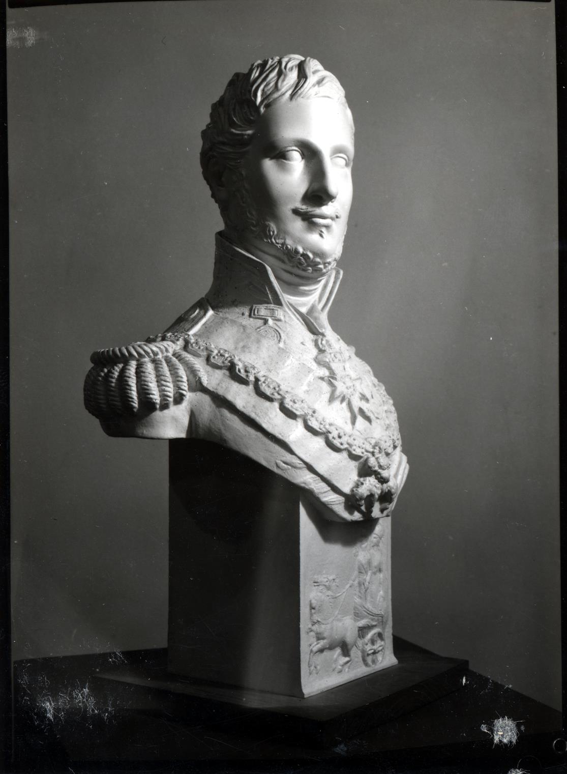 Exposição evocativa de el-rei D. Miguel I : busto em gesso