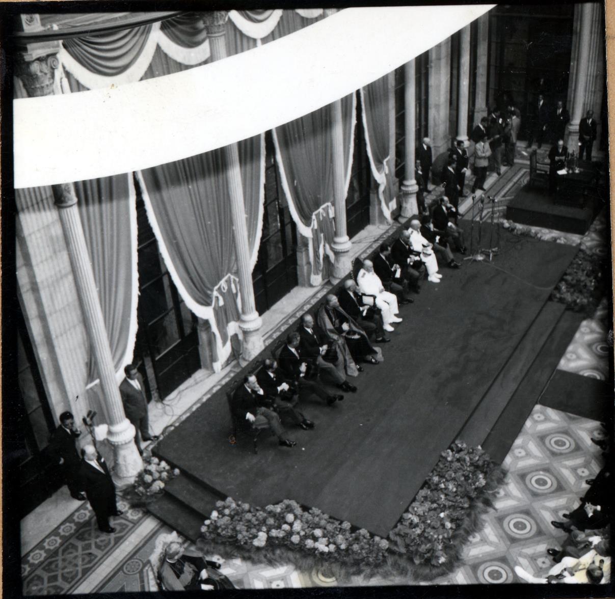Inauguração da Ponte da Arrábida : sessão solene no Palácio da Bolsa