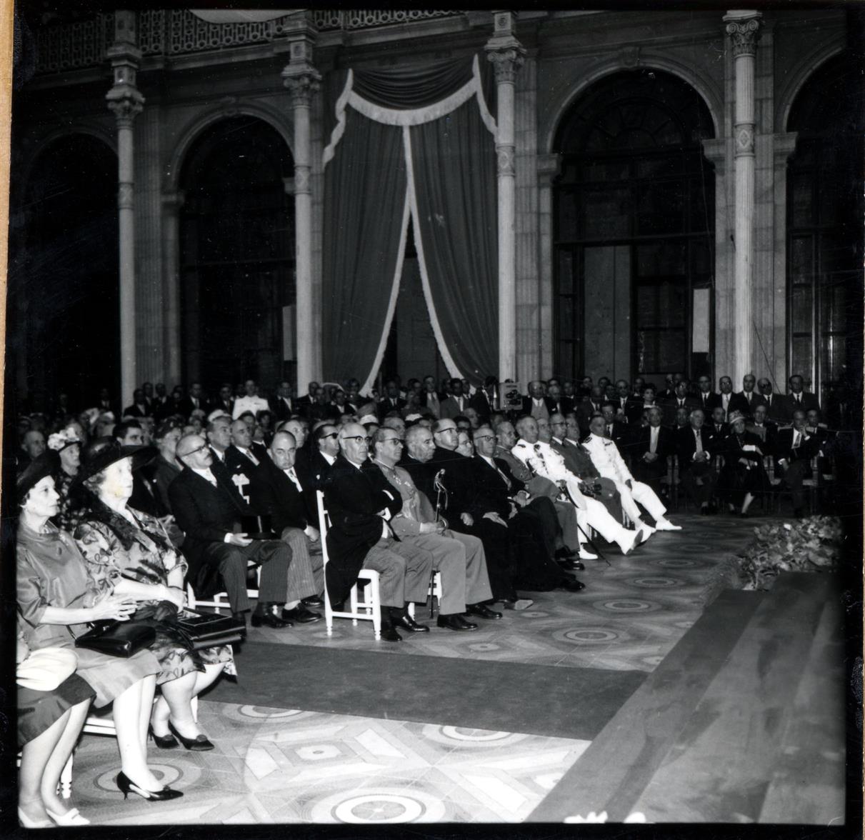 Inauguração da Ponte da Arrábida : sessão solene no Palácio da Bolsa