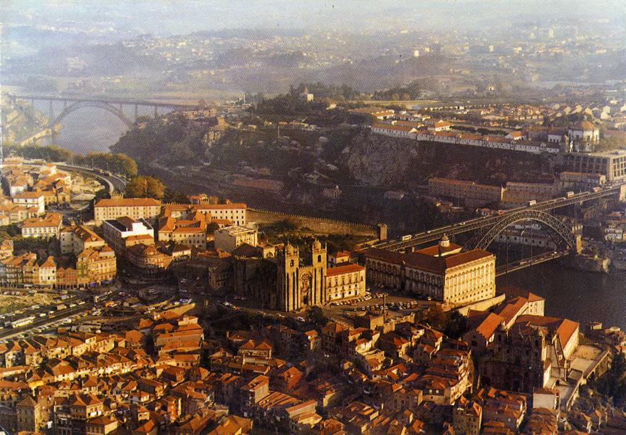 Porto : Portugal : vista aérea : Ponte D. Luís e D. Maria I