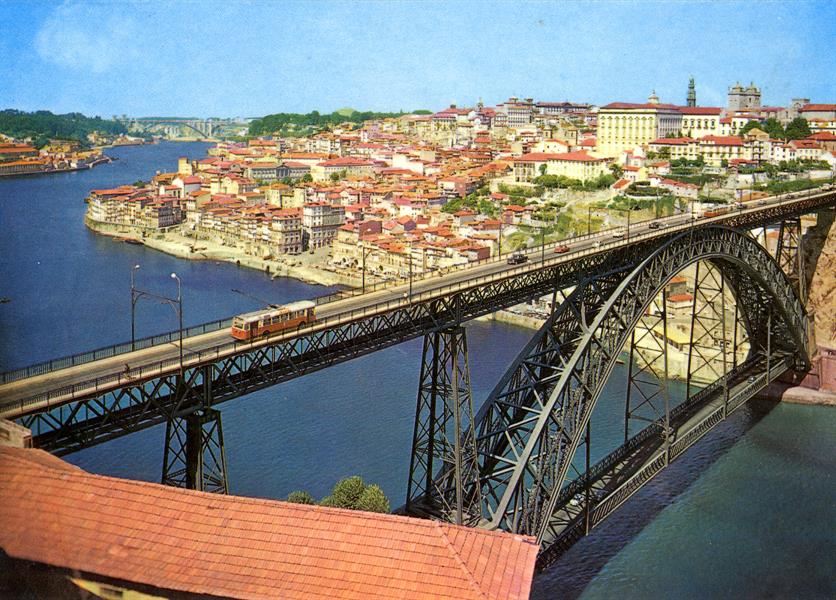 Porto : Portugal : Ponte D. Luís e vista parcial da cidade