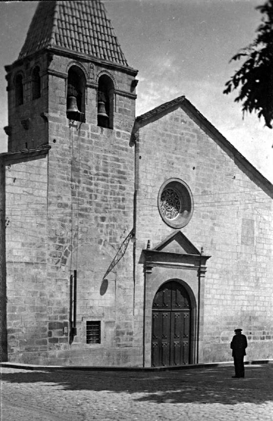 Chaves : fachada principal da igreja matriz