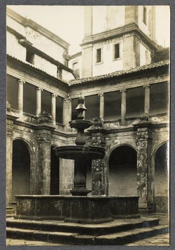 Amarante : claustro do Convento de São Gonçalo