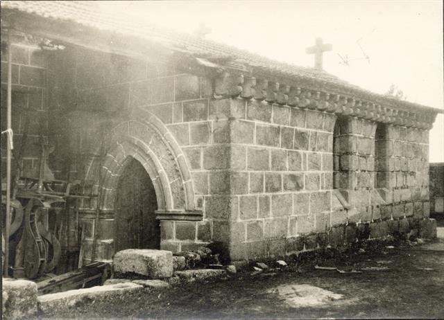 Tarouquela : concelho de Cinfães : capela lateral da igreja matriz