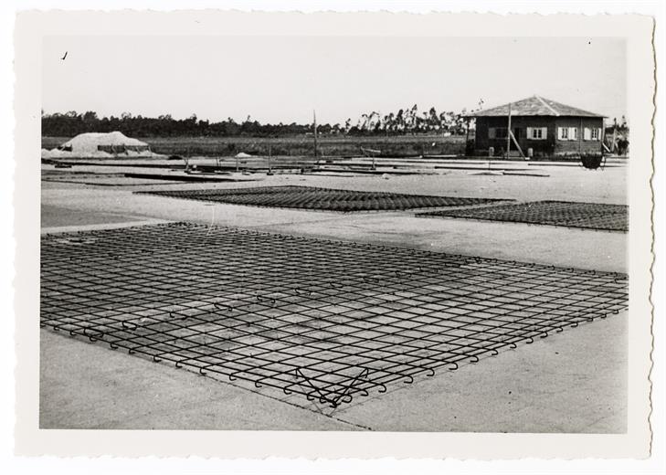 Construção do Aeródromo de Pedras Rubras : Ampliação da pista Norte-Sul : construção da plataforma de estacionamento