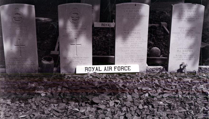 Sepulturas de aviadores da Royal Air Force : Cemitério Britânico do Porto