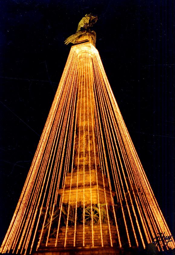 Iluminações de Natal no monumento à Guerra Peninsular