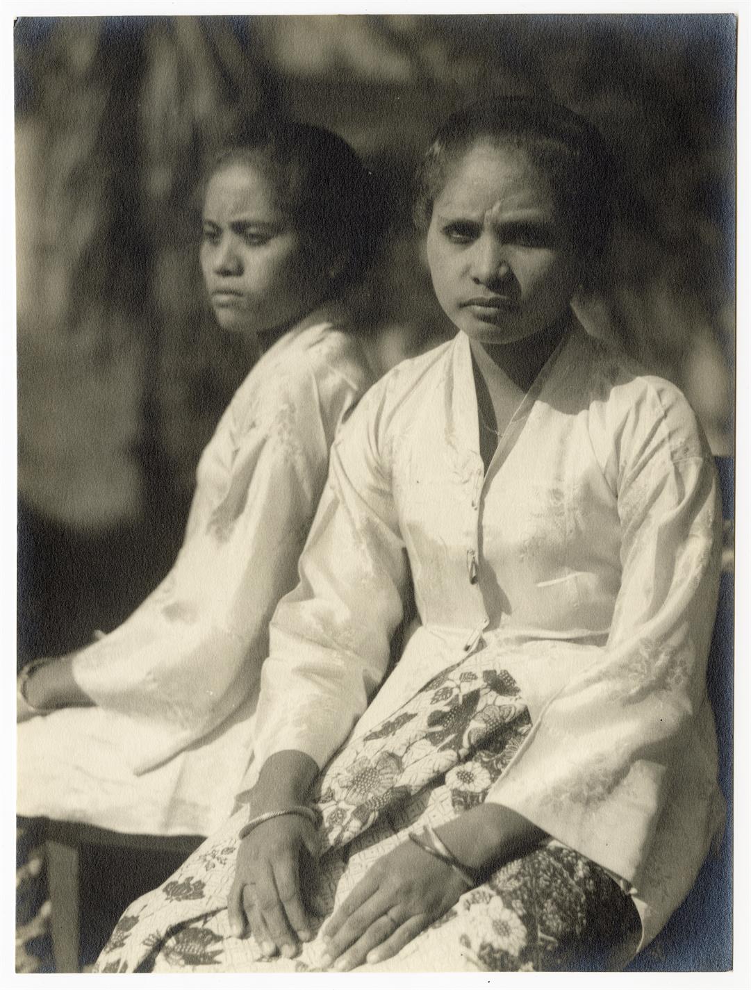 [1.ª Exposição Colonial Portuguesa : mulheres timorenses]