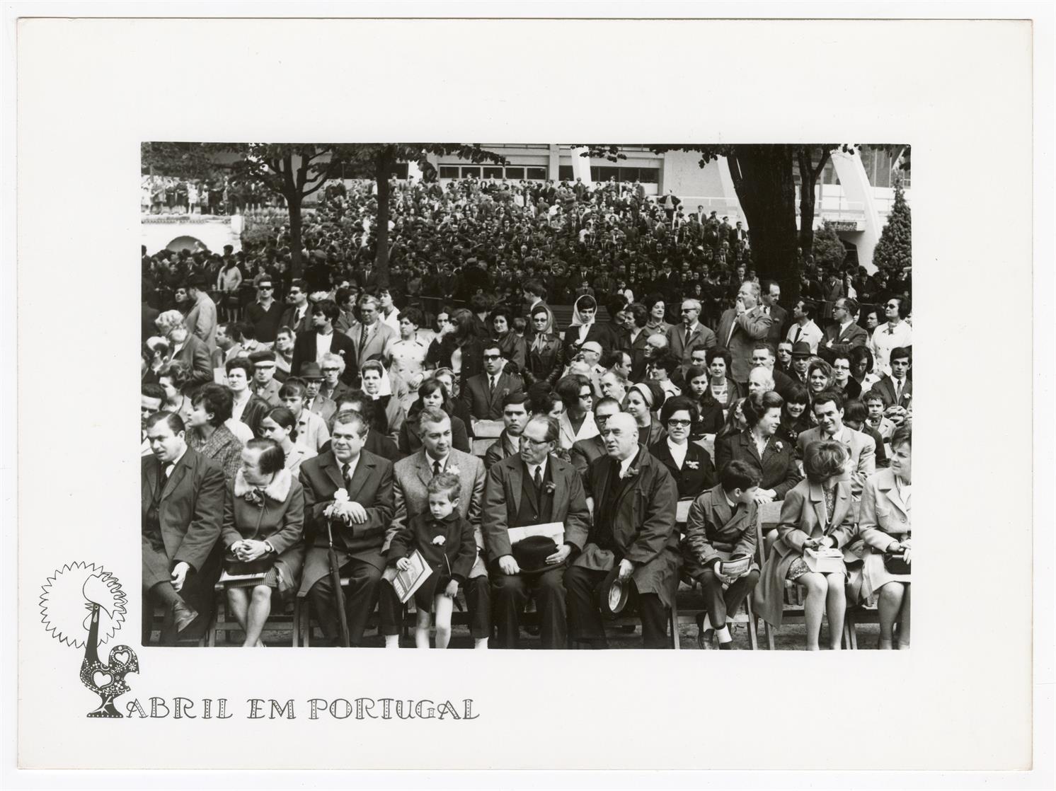 Abril em Portugal : Dia do Turista : assistência