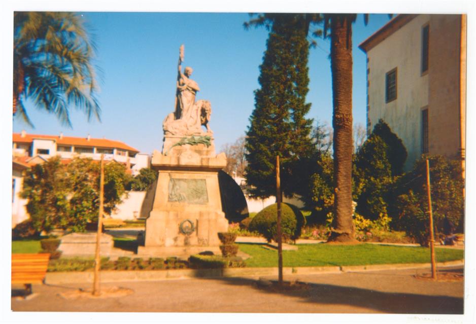 Prado do Repouso : Monumento à Memória das Vítimas do 31 de Janeiro de 1891