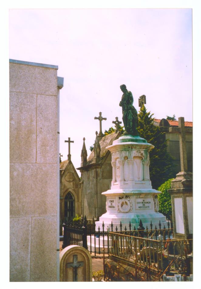 Cemitério de Agramonte : Ordem da Trindade : jazigo do Conde de Ferreira, n.º 29, secção G