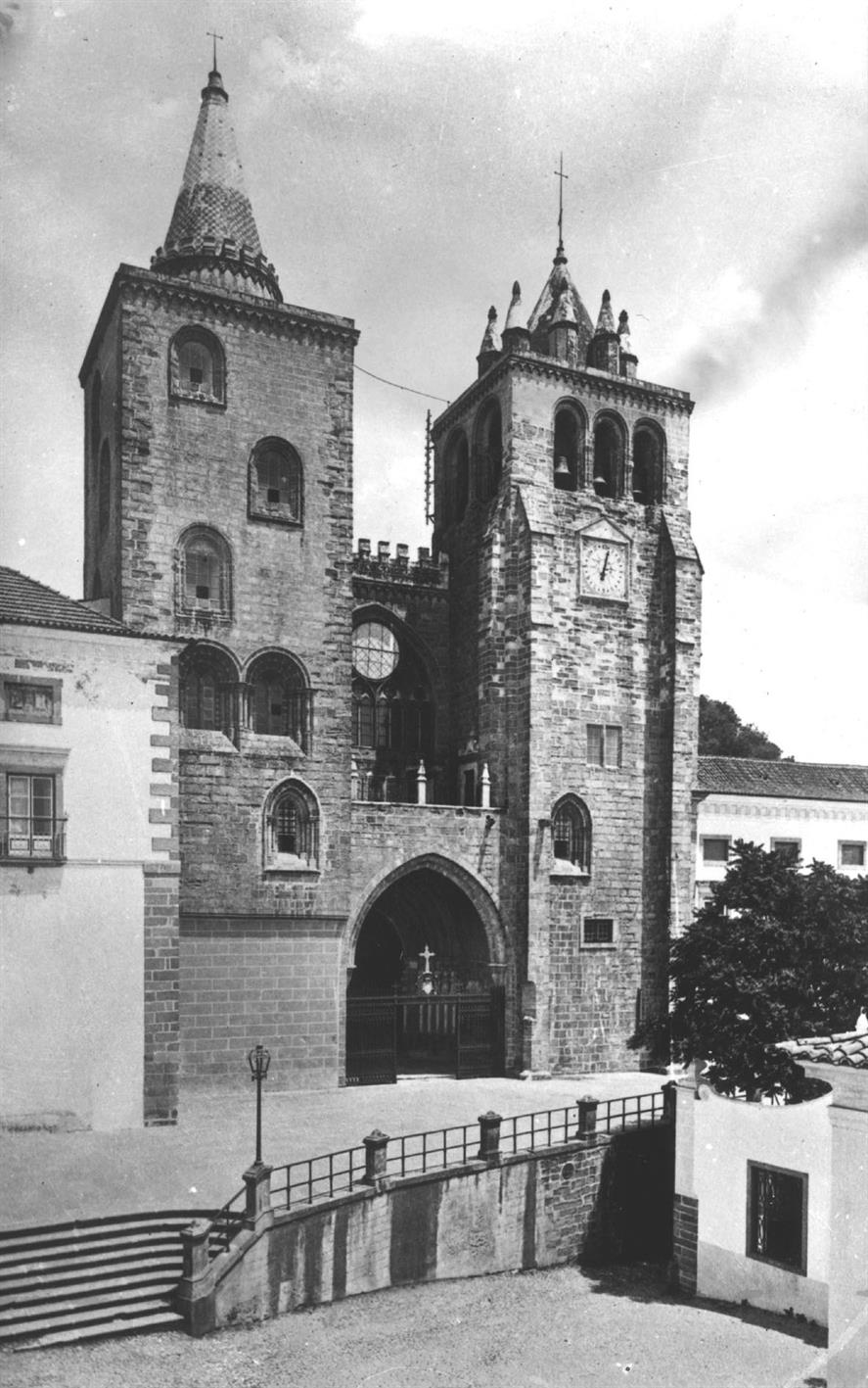 Sé de Évora : fachada principal