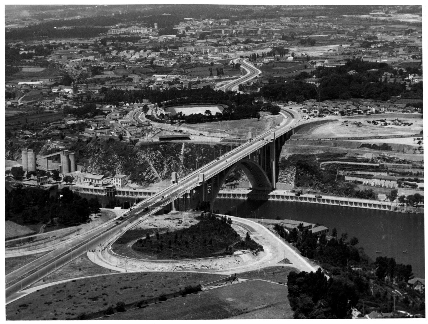 Porto - Gaia : as travessias do Rio Douro : ponte da Arrábida