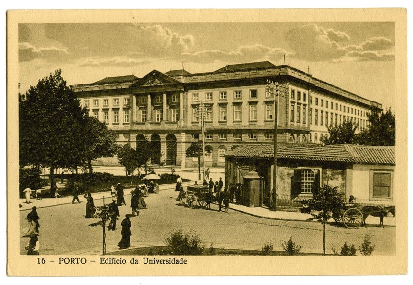 Porto: edifício da Universidade