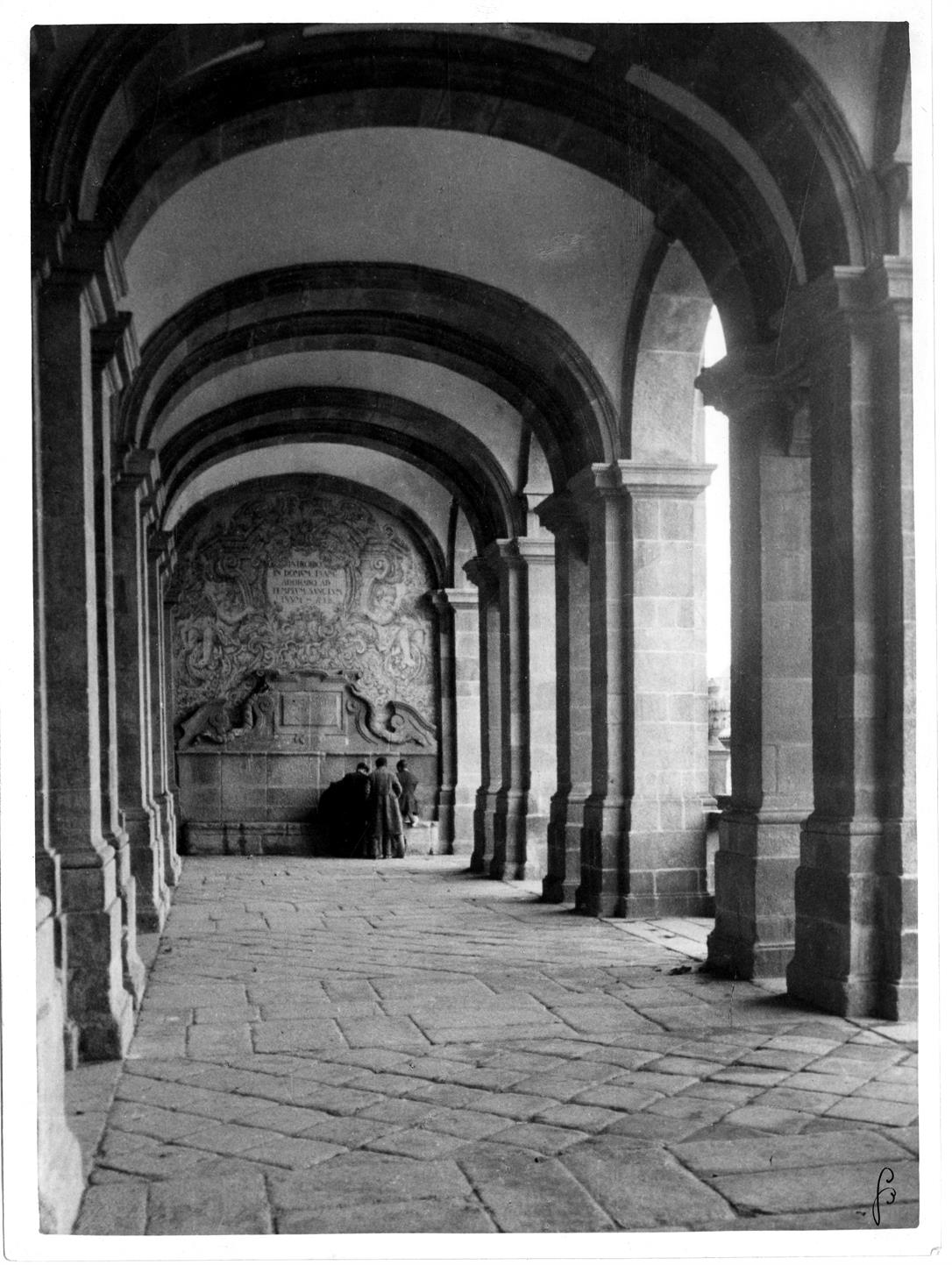 Aspectos arqueológicos e artísticos da cidade do Porto : Galilé da Sé