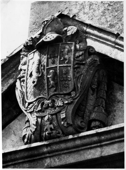 As pedras de armas do Porto : casa dos Condes do Bolhão, na Rua Formosa, séc. XIX
